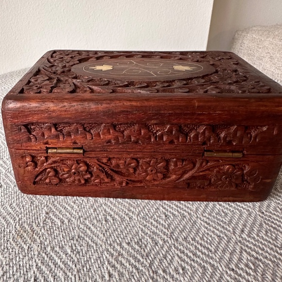 Vintage Hand-Carved Wooden Jewelry Box with Inlaid Floral Design 6x4" India - Picture 9 of 12